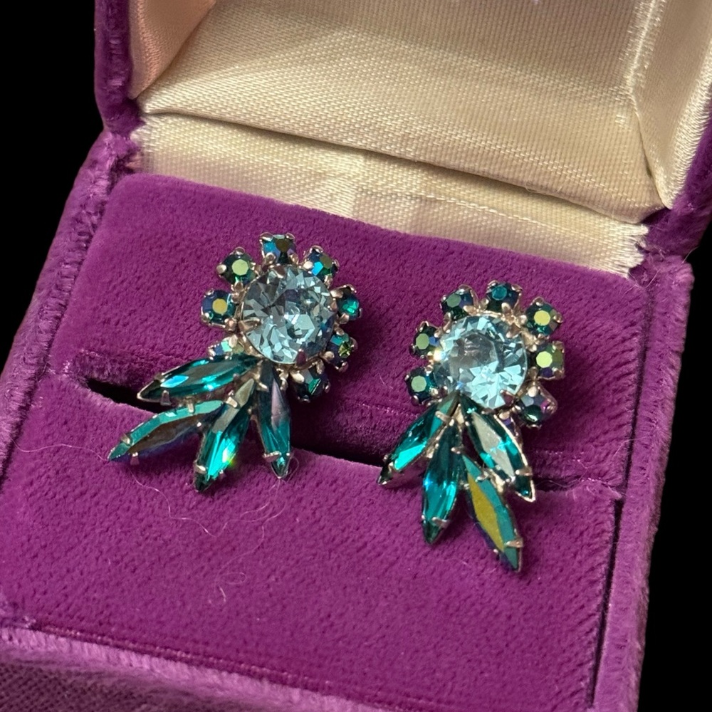 Vintage mid century Green blue fancy RARE SHERMAN clip on earrings